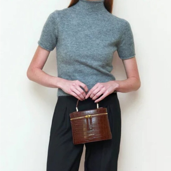 Elegant Brown Crocodile-Embossed prismatic Bag - Picture 2 of 7